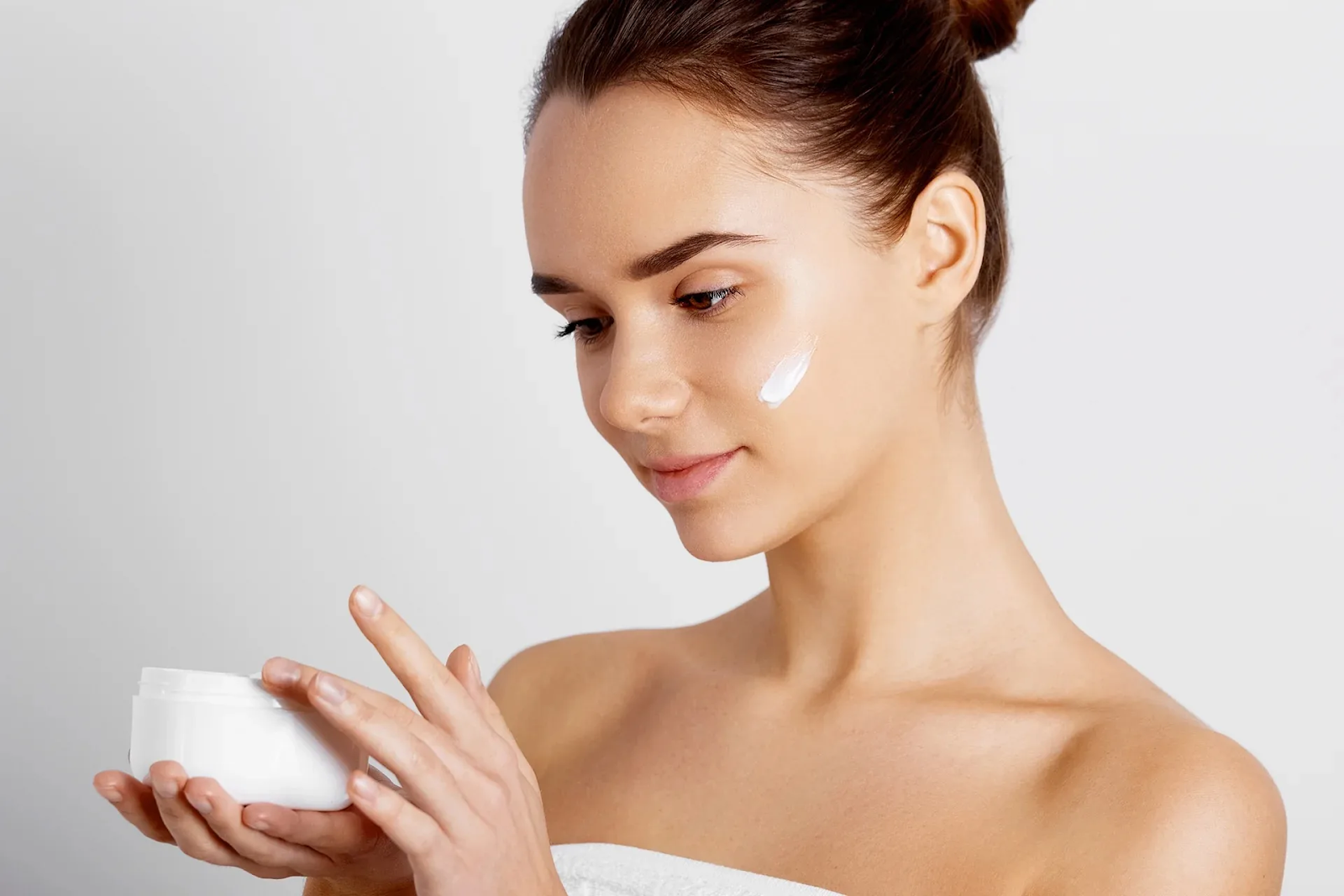 Using night cream during the day: what you need to know for your skin's health